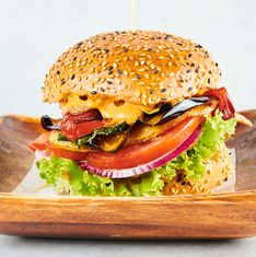 Thronburger_Veggie Burger_ Gruenburger_3